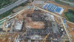 彩鋼瓦已經(jīng)被樹(shù)脂瓦所取代，龍泉驛區(qū)的這些屋頂已經(jīng)發(fā)生了很大的