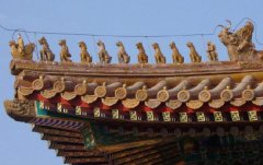 什么樣的動(dòng)物蹲在古建筑的屋頂上？是樹(shù)脂做的？