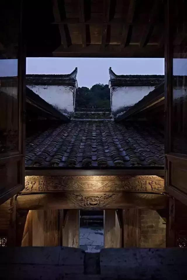 青瓦灰墻，高瓴飛檐，處處消磨時光