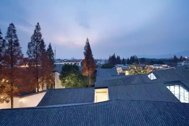 青瓦灰墻，高瓴飛檐，處處消磨時光