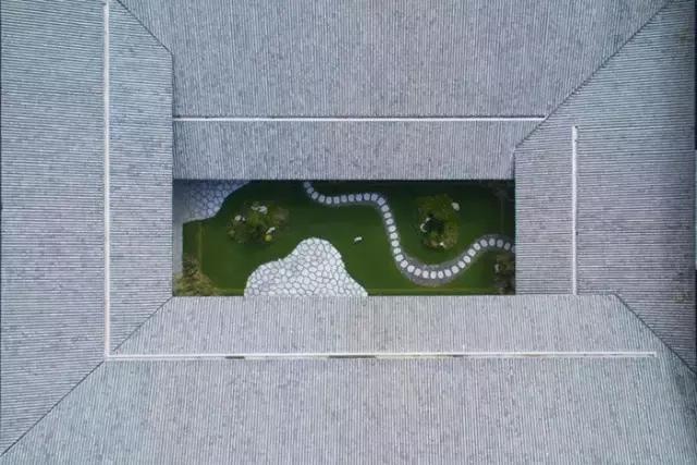 青瓦灰墻，高瓴飛檐，處處消磨時光