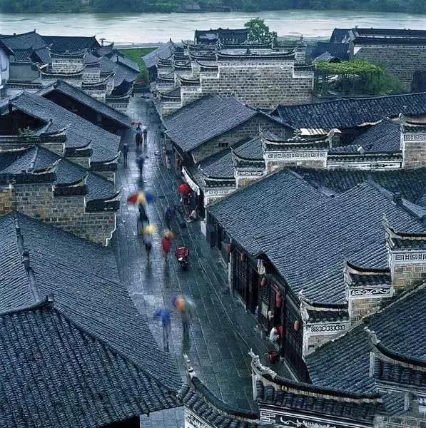 青瓦灰墻，高瓴飛檐，處處消磨時光