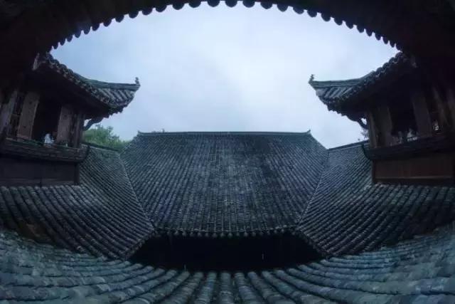 青瓦灰墻，高瓴飛檐，處處消磨時光