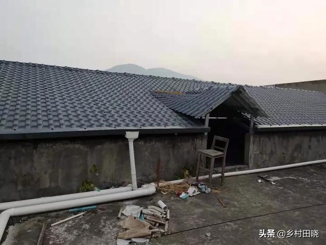 農村自建房坡屋頂，用琉璃瓦還是樹脂瓦？看看內行人的經驗分享