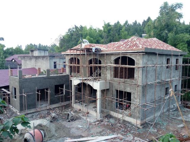 30元一平的樹脂瓦省錢又耐用？網友：吃飽沒事干，用一年就得換