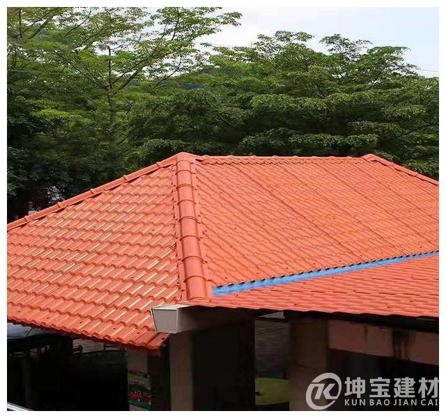 裝修屋頂選彩鋼瓦好還是合成樹脂瓦好？選對了直接節省幾千元