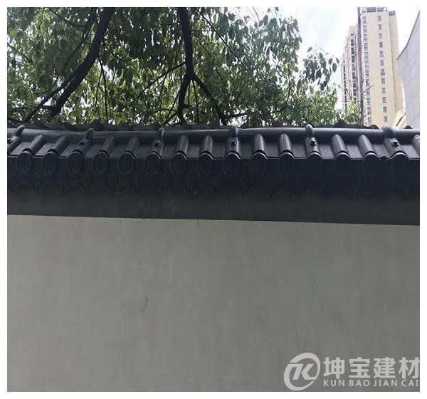 文化墻圍墻裝飾的新選擇:圍墻瓦的安裝和性能優勢解讀